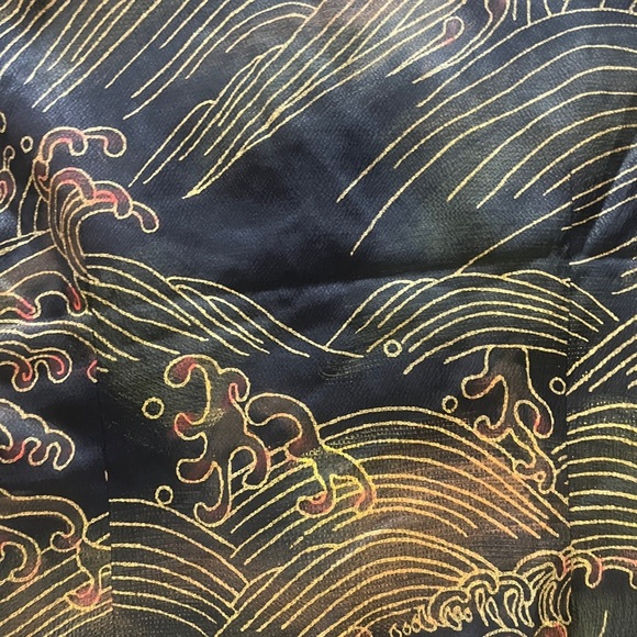 Vintage Asian Style fleece lined Black and Gold Patterned Vest - Picture 14 of 15